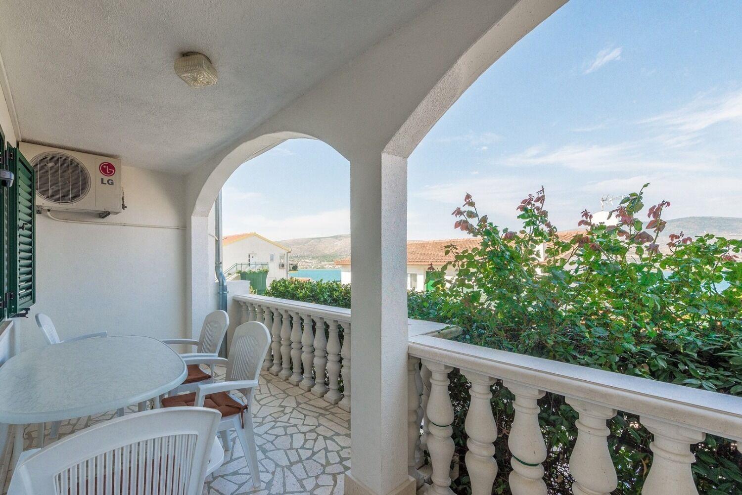Apartment Bubi Trogir Luaran gambar